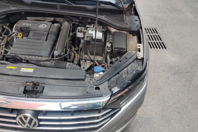 Used Volkswagen Sagitar 2020 280TSI DSG Luxury Version China VI Standard Engine Bay Left