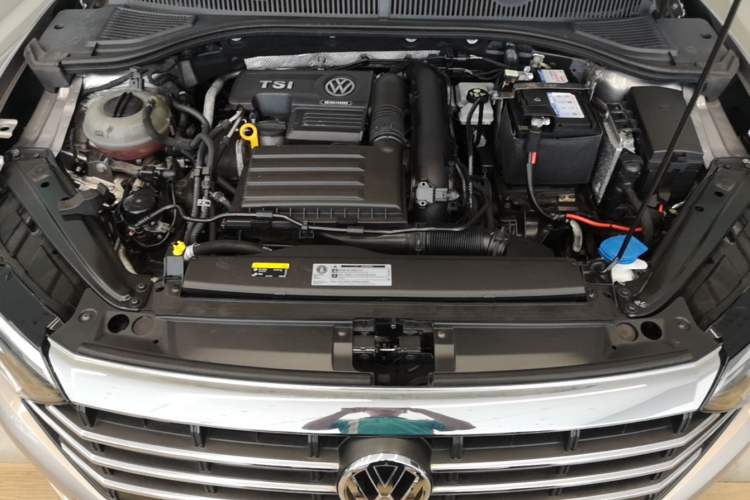 Used Volkswagen Sagitar 2020 280TSI DSG Comfort Version China VI Standard Engine Bay