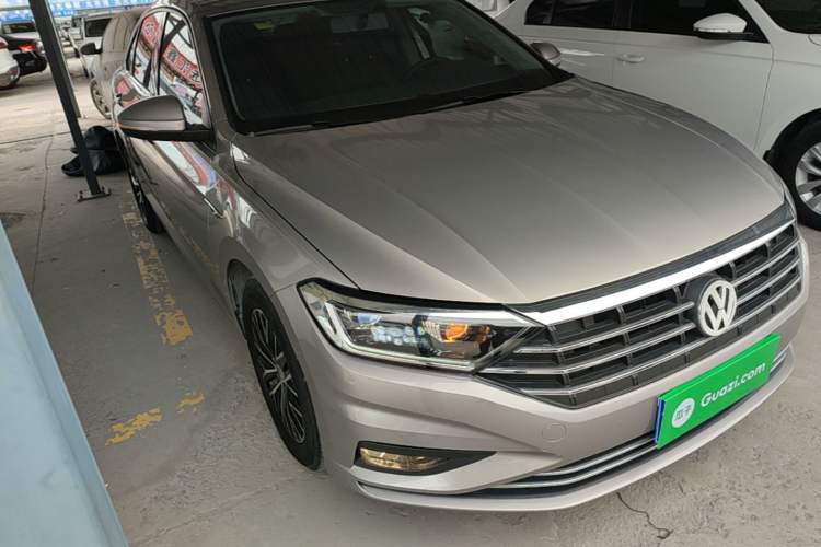 Used Volkswagen Sagitar 2020 200TSI Manual Comfort Version China VI Standard Front Right 45 Deg