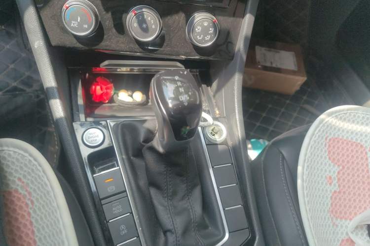 Used Volkswagen Sagitar 2020 280TSI DSG Comfort Version China VI Standard Gear Lever