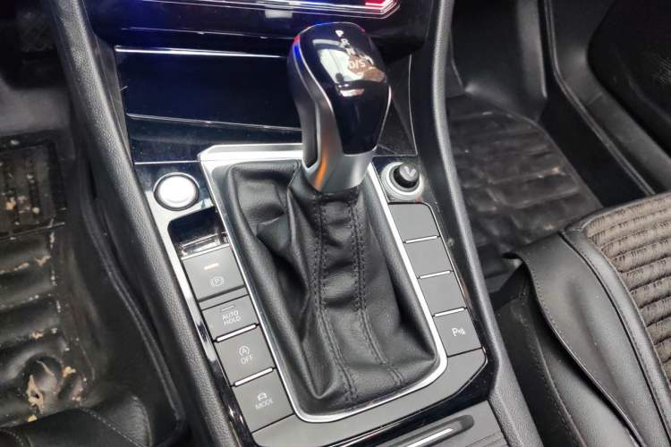 Used Volkswagen Sagitar 2020 280TSI DSG Luxury Version China VI Standard Gear Lever