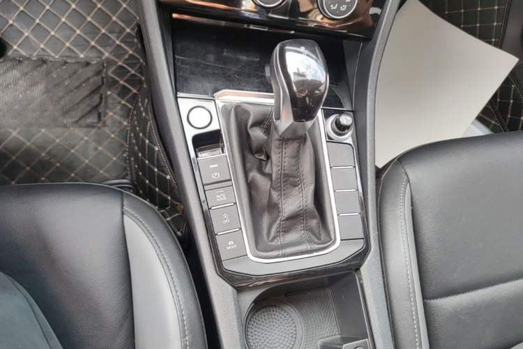Used Volkswagen Sagitar 2020 280TSI DSG Comfort Version China VI Standard Gear Lever