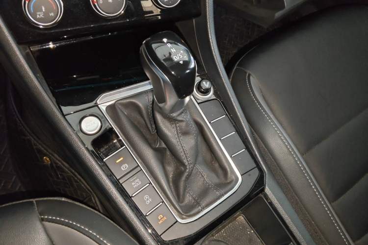 Used Volkswagen Sagitar 2020 280TSI DSG Comfort Version China VI Standard Gear Lever