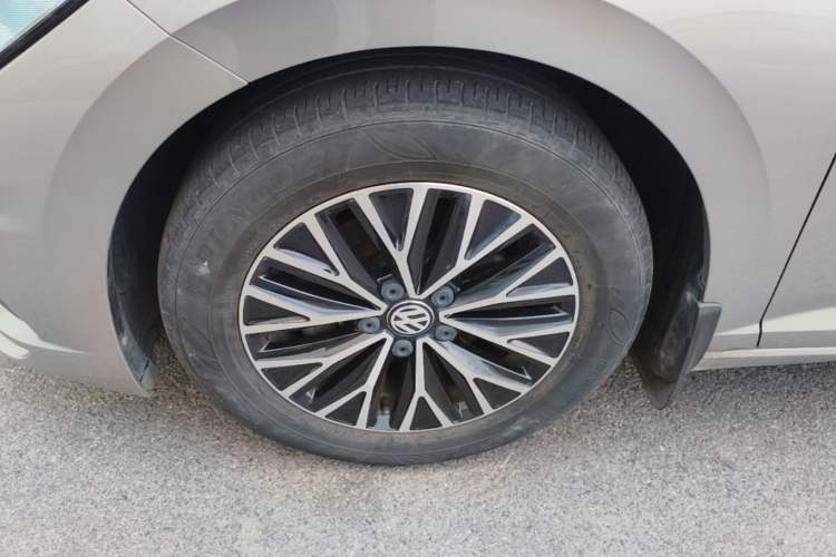 Used Volkswagen Sagitar 2020 200TSI DSG Comfort Version China VI Standard Left Front Wheel Hub