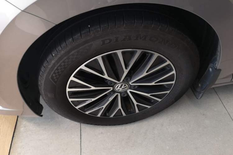 Used Volkswagen Sagitar 2020 280TSI DSG Comfort Version China VI Standard Left Front Wheel Hub