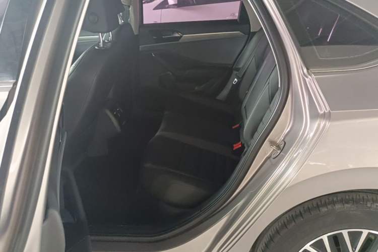 Used Volkswagen Sagitar 2020 280TSI DSG Comfort Version China VI Standard Left Rear Seat