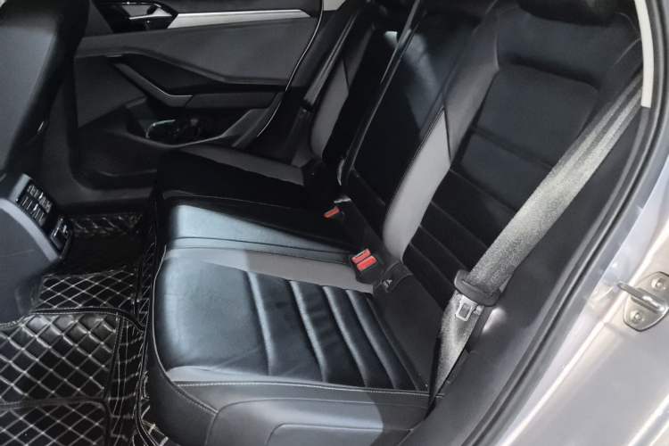 Used Volkswagen Sagitar 2020 200TSI Manual Comfort Version China VI Standard Left Rear Seat