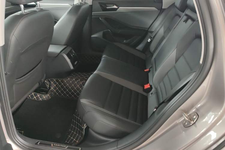 Used Volkswagen Sagitar 2020 200TSI Manual Comfort Version China VI Standard Left Rear Seat
