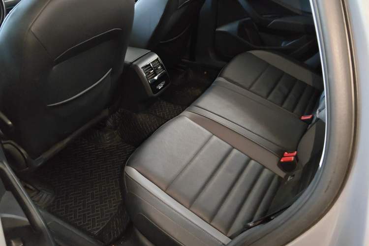 Used Volkswagen Sagitar 2020 280TSI DSG Comfort Version China VI Standard Left Rear Seat