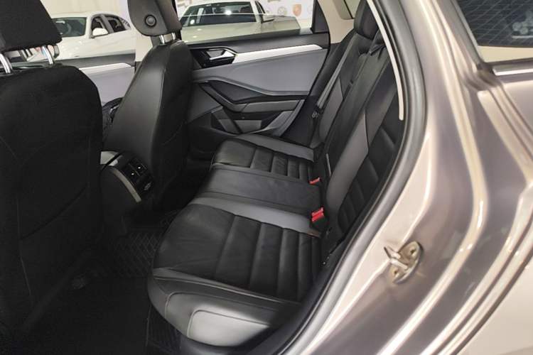 Used Volkswagen Sagitar 2020 200TSI DSG Comfort Version China VI Standard Left Rear Seat