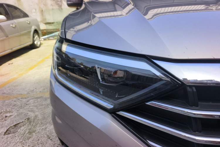 Used Volkswagen Sagitar 2020 280TSI DSG Comfort Version China VI Standard Right Front Headlight