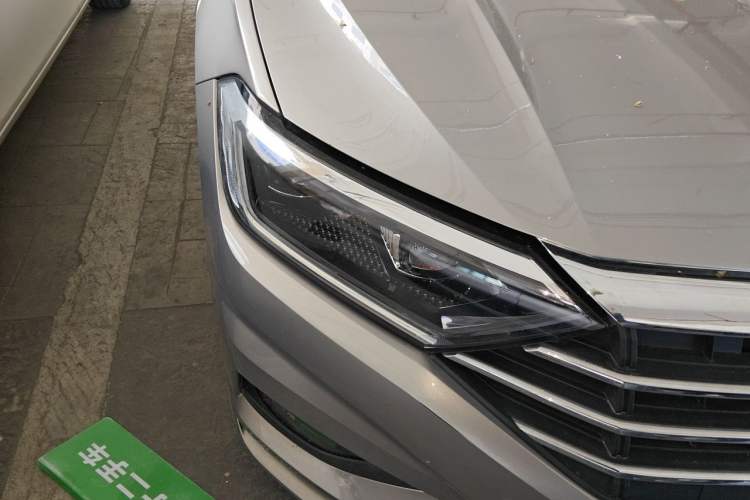 Used Volkswagen Sagitar 2020 280TSI DSG Comfort Version China VI Standard Right Front Headlight