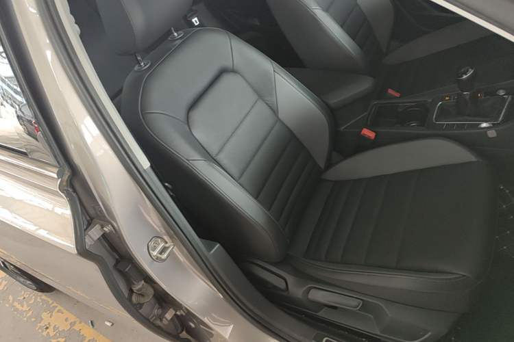 Used Volkswagen Sagitar 2020 200TSI Manual Comfort Version China VI Standard Right Front Seat