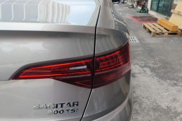 Used Volkswagen Sagitar 2020 200TSI DSG Comfort Version China VI Standard Right Rear Taillight