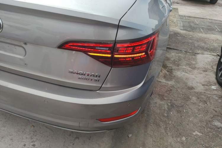 Used Volkswagen Sagitar 2020 280TSI DSG Comfort Version China VI Standard Right Rear Taillight