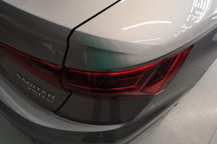 Used Volkswagen Sagitar 2020 280TSI DSG Comfort Version China VI Standard Right Rear Taillight