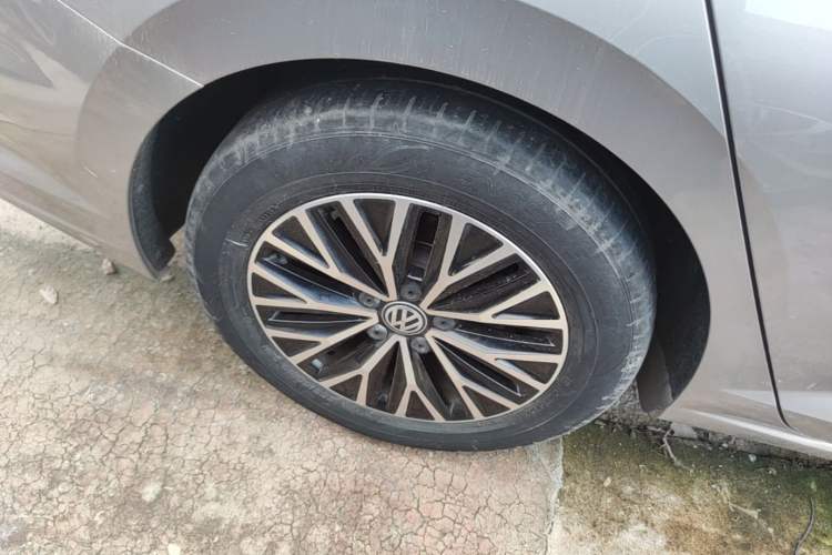 Used Volkswagen Sagitar 2020 280TSI DSG Comfort Version China VI Standard Right Rear Wheel Hub
