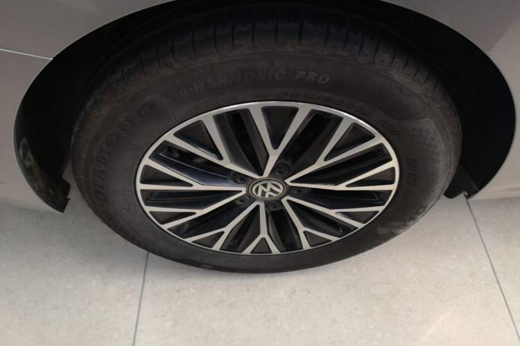 Used Volkswagen Sagitar 2020 280TSI DSG Comfort Version China VI Standard Right Rear Wheel Hub