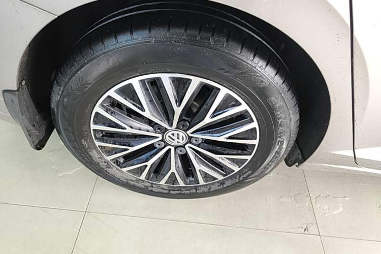 Used Volkswagen Sagitar 2020 280TSI DSG Comfort Version China VI Standard Right Rear Wheel Hub