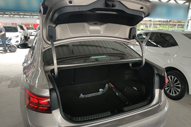 Used Volkswagen Sagitar 2020 200TSI Manual Comfort Version China VI Standard Trunk