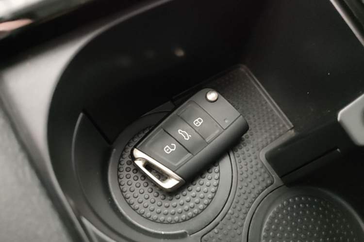 Used Volkswagen Sagitar 2020 200TSI Manual Comfort Version China VI Standard Vehicle Key