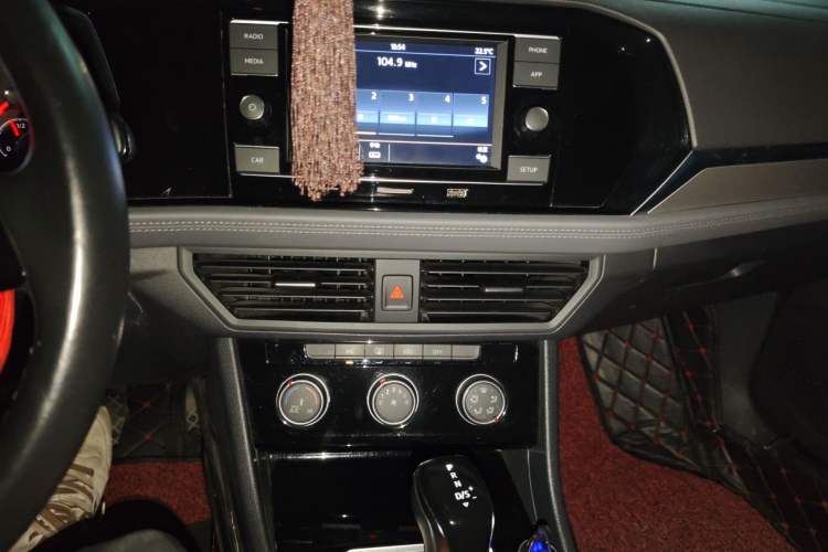 Used Volkswagen Sagitar 2020 280TSI DSG Comfort Version China VI Standard Audio And AC Panel