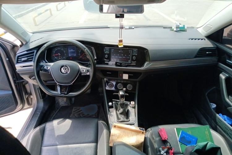 Used Volkswagen Sagitar 2020 280TSI DSG Comfort Version China VI Standard Center Console