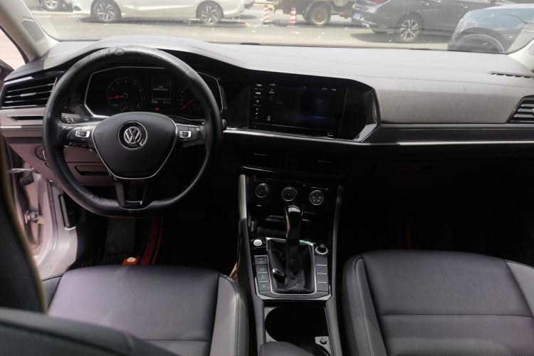 Used Volkswagen Sagitar 2020 280TSI DSG Comfort Version China VI Standard Center Console