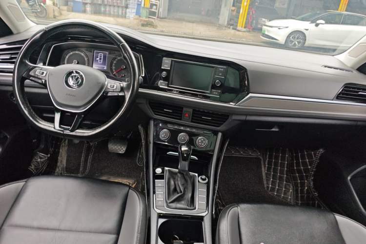 Used Volkswagen Sagitar 2020 280TSI DSG Comfort Version China VI Standard Center Console