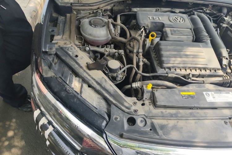 Used Volkswagen Sagitar 2020 280TSI DSG Comfort Version China VI Standard Engine Bay Right