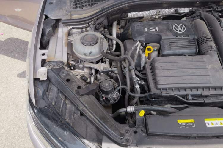Used Volkswagen Sagitar 2020 280TSI DSG Comfort Version China VI Standard Engine Bay Right