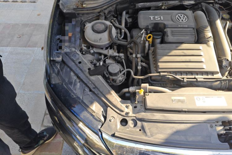 Used Volkswagen Sagitar 2020 200TSI DSG Comfort Version China VI Standard Engine Bay Right