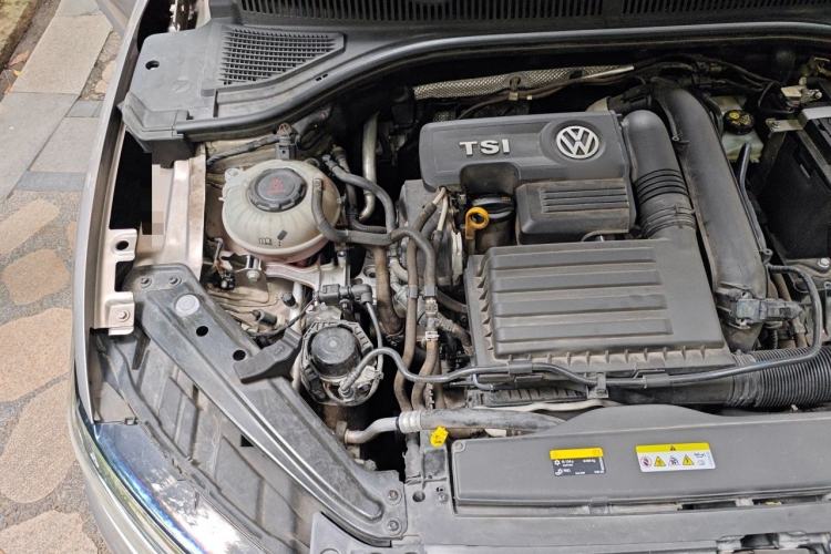 Used Volkswagen Sagitar 2020 280TSI DSG Comfort Version China VI Standard Engine Bay Right