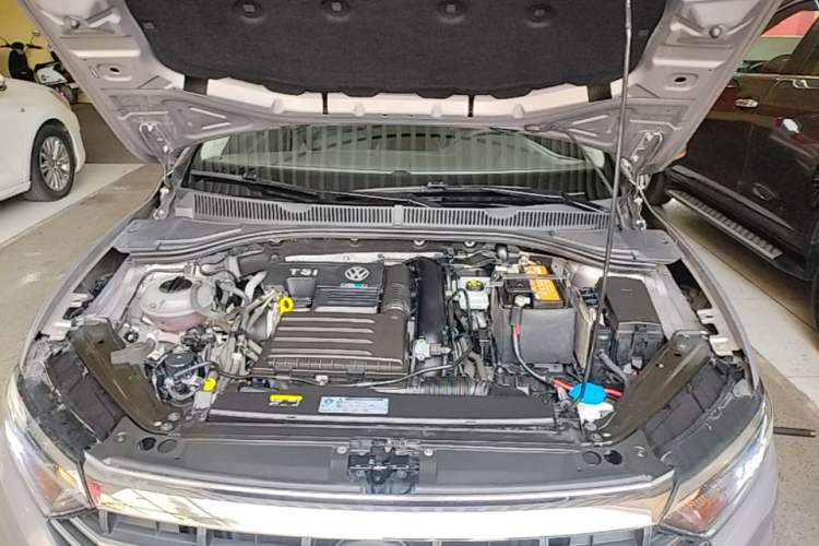 Used Volkswagen Sagitar 2020 200TSI DSG Comfort Version China VI Standard Engine Bay