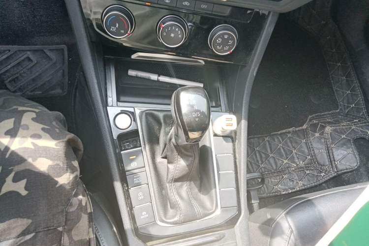 Used Volkswagen Sagitar 2020 280TSI DSG Comfort Version China VI Standard Gear Lever