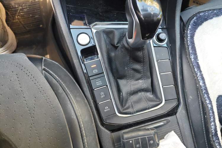 Used Volkswagen Sagitar 2020 200TSI DSG Comfort Version China VI Standard Gear Lever