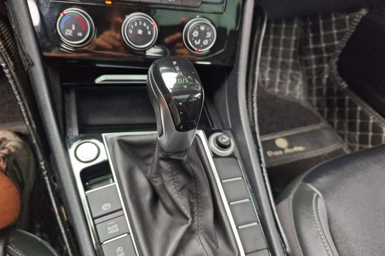 Used Volkswagen Sagitar 2020 280TSI DSG Comfort Version China VI Standard Gear Lever