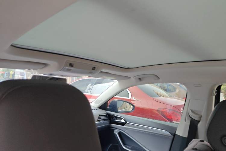 Used Volkswagen Sagitar 2020 200TSI DSG Comfort Version China VI Standard Headliner