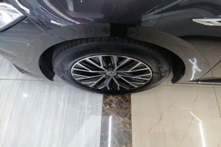 Used Volkswagen Sagitar 2020 280TSI DSG Comfort Version China VI Standard Left Front Wheel Hub
