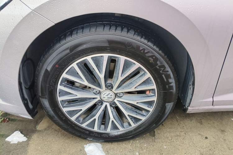 Used Volkswagen Sagitar 2020 280TSI DSG Comfort Version China VI Standard Left Front Wheel Hub
