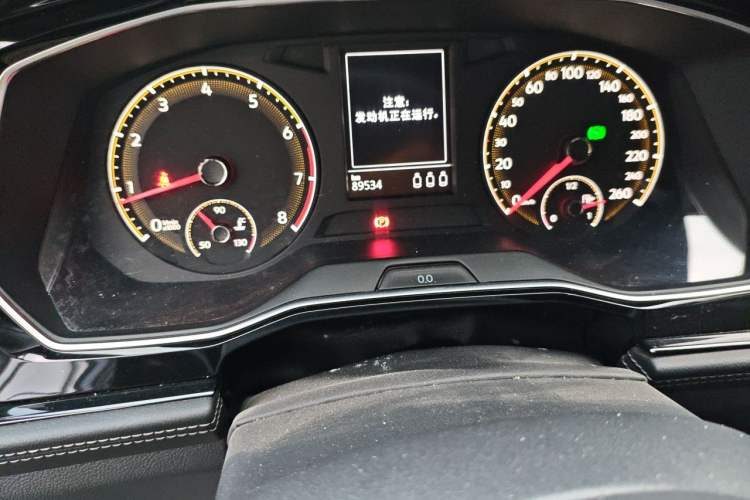 Used Volkswagen Sagitar 2020 280TSI DSG R-Line China VI Odometer Close Up