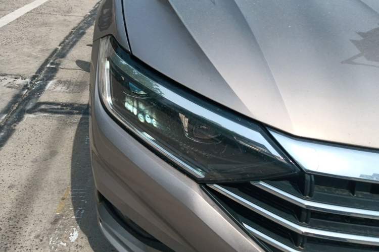 Used Volkswagen Sagitar 2020 280TSI DSG Comfort Version China VI Standard Right Front Headlight