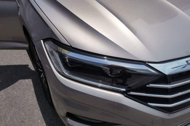 Used Volkswagen Sagitar 2020 280TSI DSG Comfort Version China VI Standard Right Front Headlight