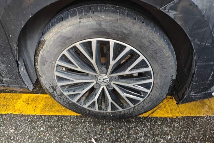 Used Volkswagen Sagitar 2020 280TSI DSG Comfort Version China VI Standard Right Front Wheel Hub