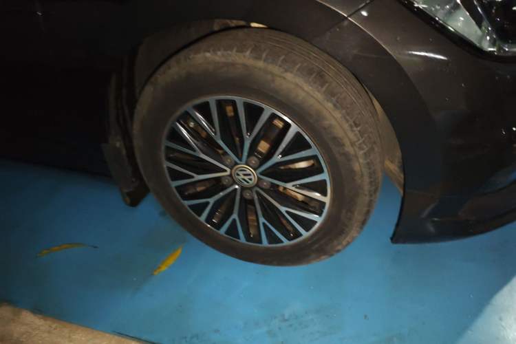 Used Volkswagen Sagitar 2020 280TSI DSG Comfort Version China VI Standard Right Front Wheel Hub