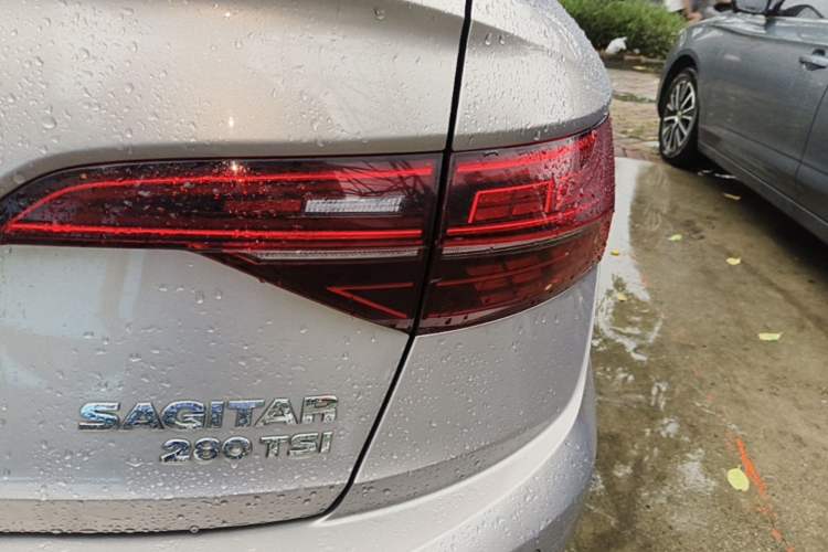 Used Volkswagen Sagitar 2020 280TSI DSG Comfort Version China VI Standard Right Rear Taillight