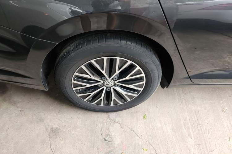 Used Volkswagen Sagitar 2020 280TSI DSG Comfort Version China VI Standard Right Rear Wheel Hub