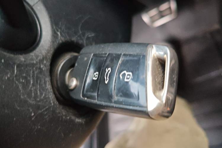 Used Volkswagen Sagitar 2020 280TSI DSG R-Line China VI Vehicle Key