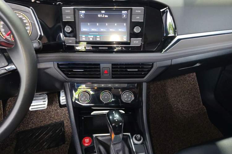 Used Volkswagen Sagitar 2020 280TSI DSG Comfort Version China VI Standard Audio And AC Panel