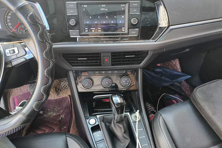 Used Volkswagen Sagitar 2020 280TSI DSG Comfort Version China V Standard Audio And AC Panel